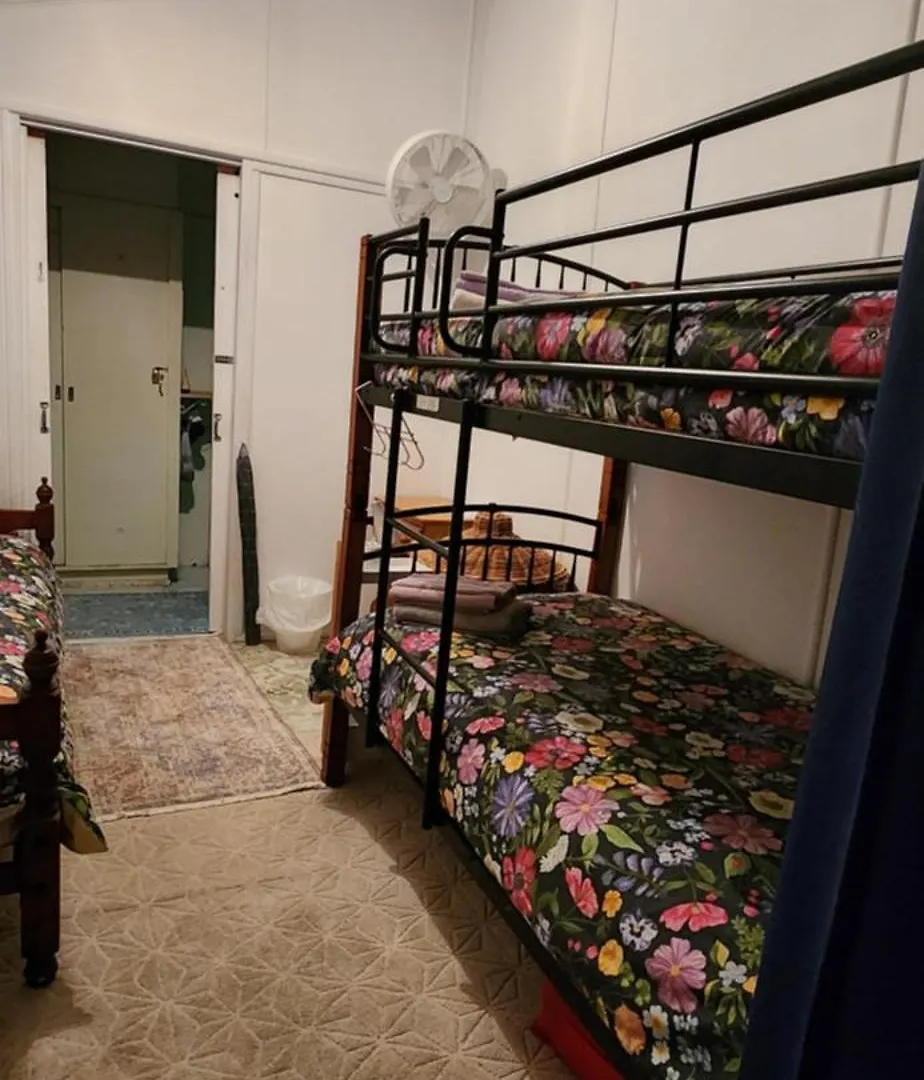 Meyenburg Dorm Room Mount Morgan Bed & Breakfast